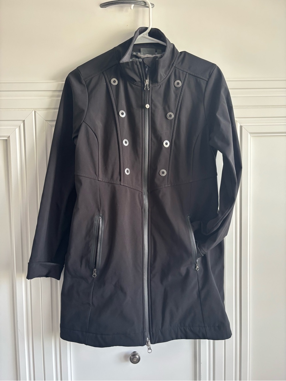 Athleta Women’s light  Black Long Zip Front Coat with Decorative Grommets s